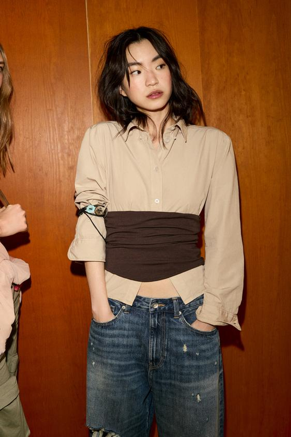 ZARA ДЖИНСОВЫЕ ШОРТЫ TRF СО СРЕДНЕЙ ПОСАДКОЙ И РАЗРЕЗАМИ, ГОЛУБОЙ