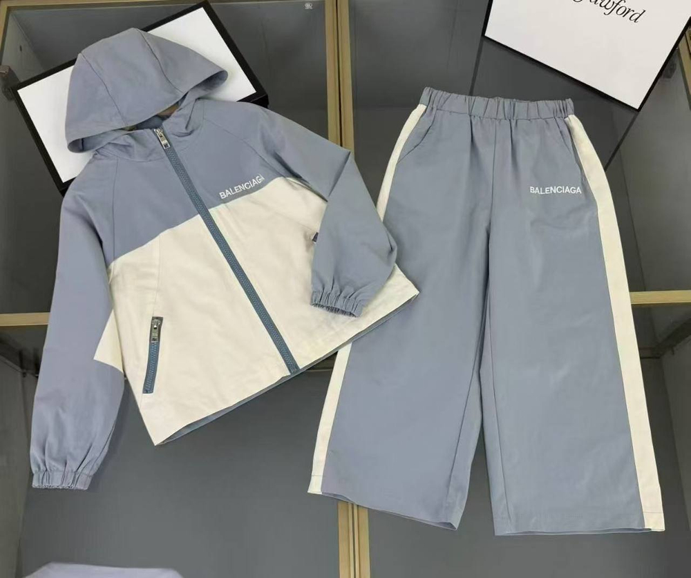Костюм Balenciaga