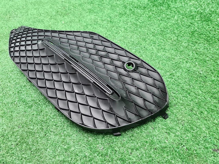 Решетка переднего бампера Mercedes GLE V167 18-24