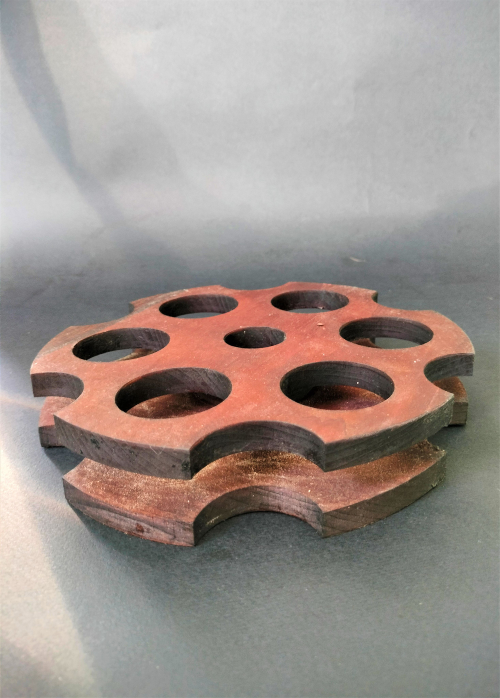 Деревянная шотница из кедра с 6 стопками.