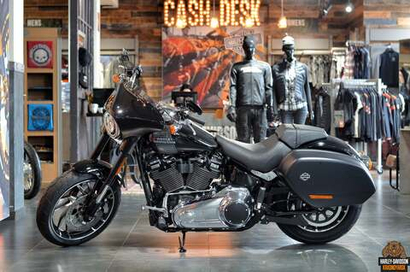 Мотоцикл Harley-Davidson Sport Glide Softail (Vivid Black)