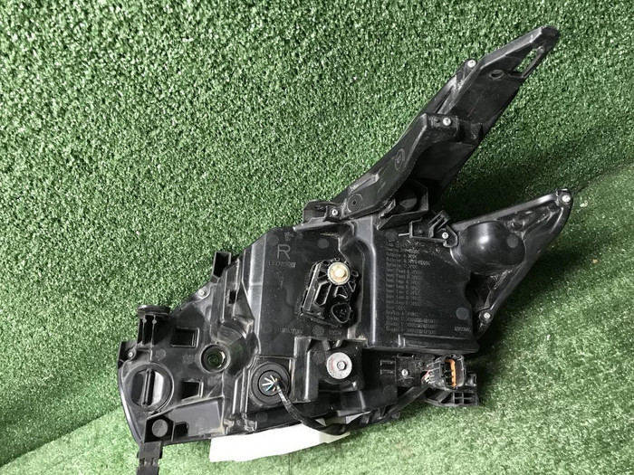 Фара правая Nissan Murano Z52 (2014-2022) LED