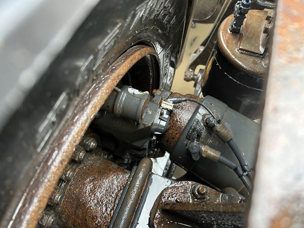 Суппорт задний левый