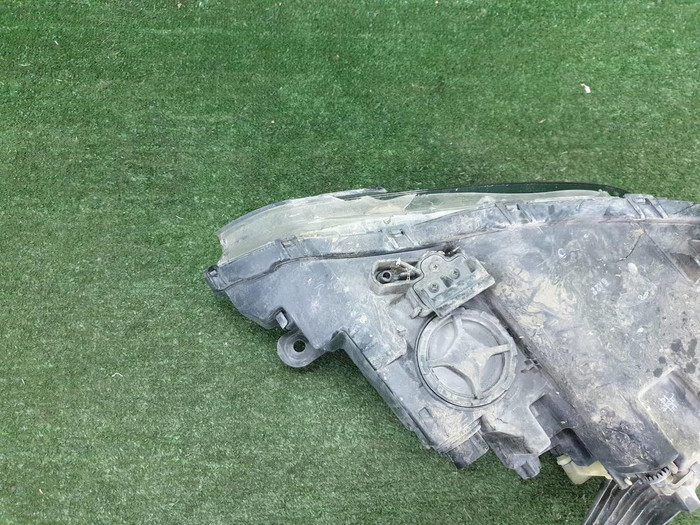 Фара левая Genesis G70 (2017-2021) LED