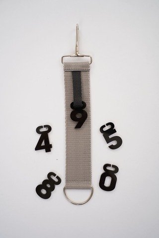 Брелок ремувер «Талисман» с набором цифр талисманов, цвет серый