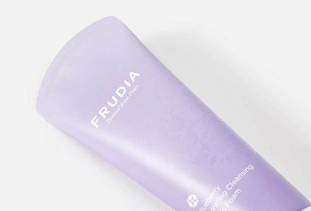 Увлажняющая гель-пенка для умывания с экстрактом черники Frudia Blueberry Hydrating Cleansing Gel to Foam /145 мл/гр.