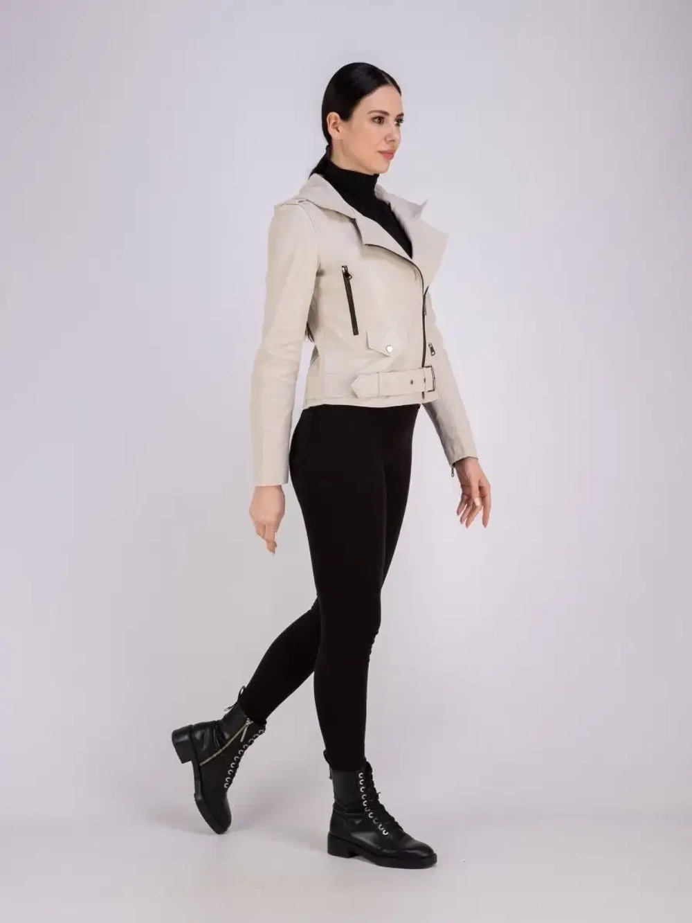 Куртка женская из натуральной кожи с капюшоном Турция