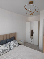 Интерьерная кровать и шкаф