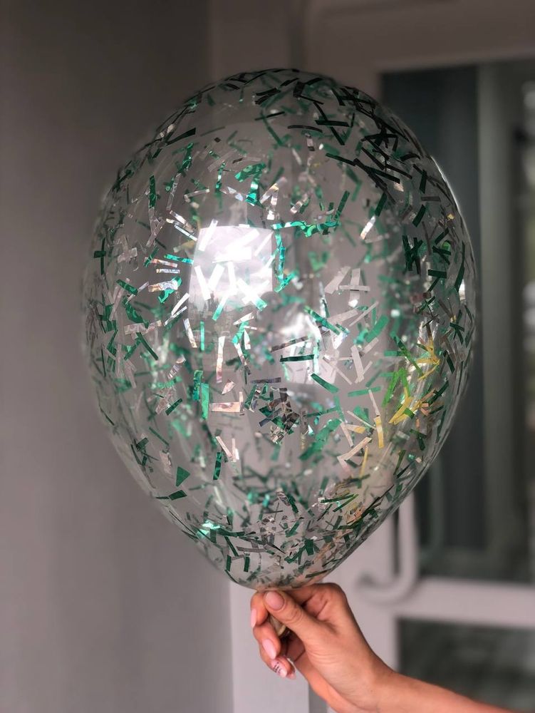 Воздушный шар с наполнением конфетти полоски зеленые ПАЛИТРА №4154