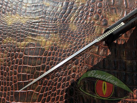 Складной нож Reptilian Джага-02 черный c клинком из стали D2, рукоять G10