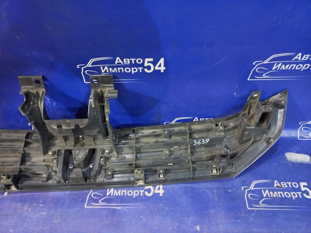 Решетка радиатора Honda STEPWGN 2009-2015