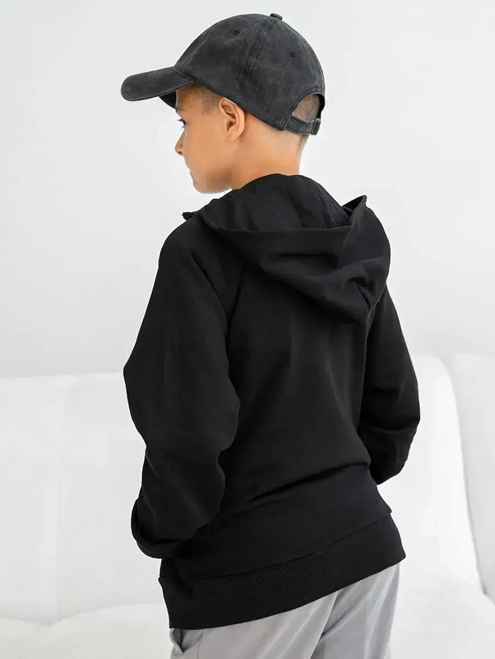 Толстовка для мальчика на молнии в школу