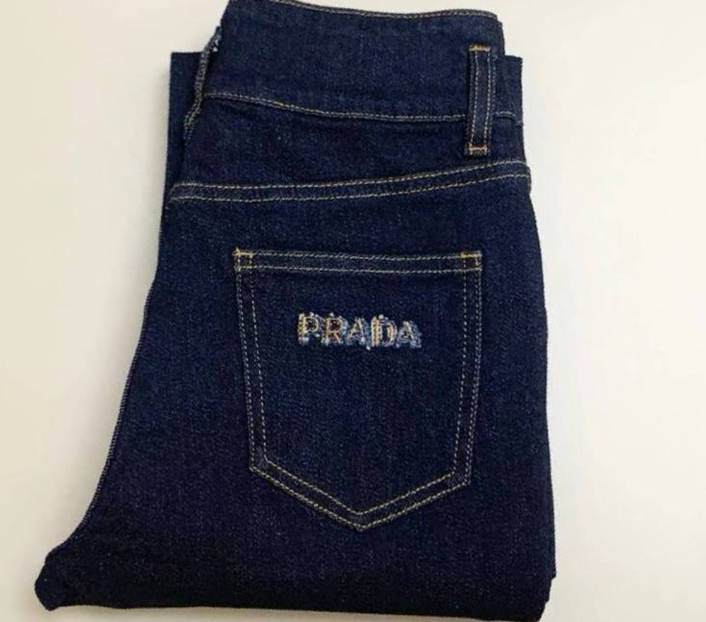 Джинсы Prada