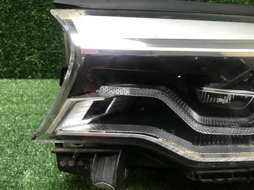 Битая Фара левая BMW 5er G30 (17-20) Adaptive LED