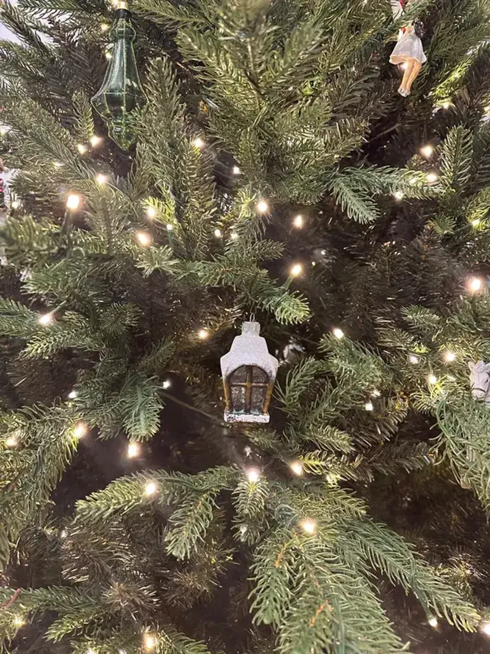 Елка с гирляндой встроенной «Elegance» Элеганс (Литая+пвх) 150 см / 1,5 м