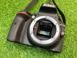 Nikon D5300 Kit 18-55mm 11.400 кадров