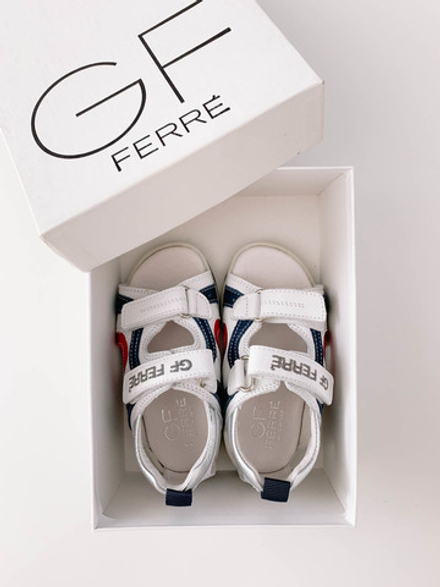 Новые сандалии GF Ferre, 24