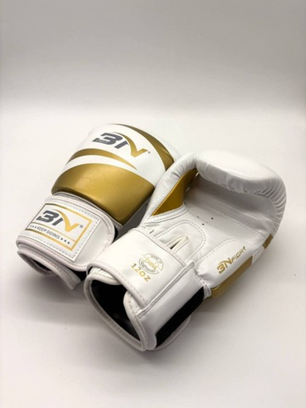Перчатки для бокса BN бело-золотые