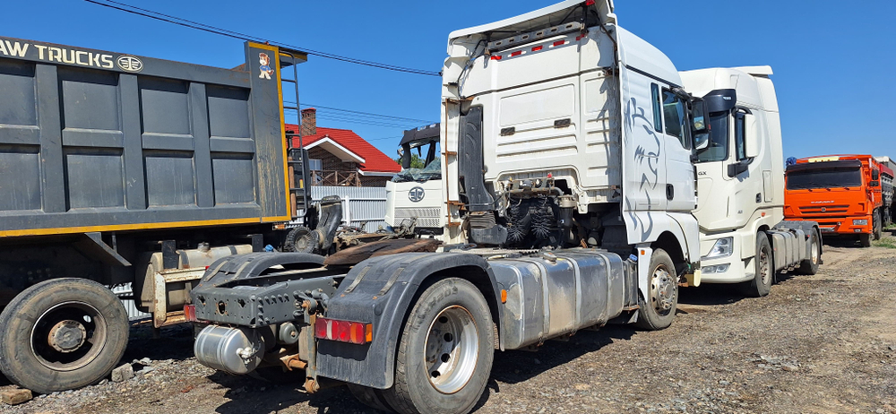 SITRAK C7H 4x2 Седельный тягач ZZ4186V391HE (Дизельный, 12,4 л, 480 л.с., AT)