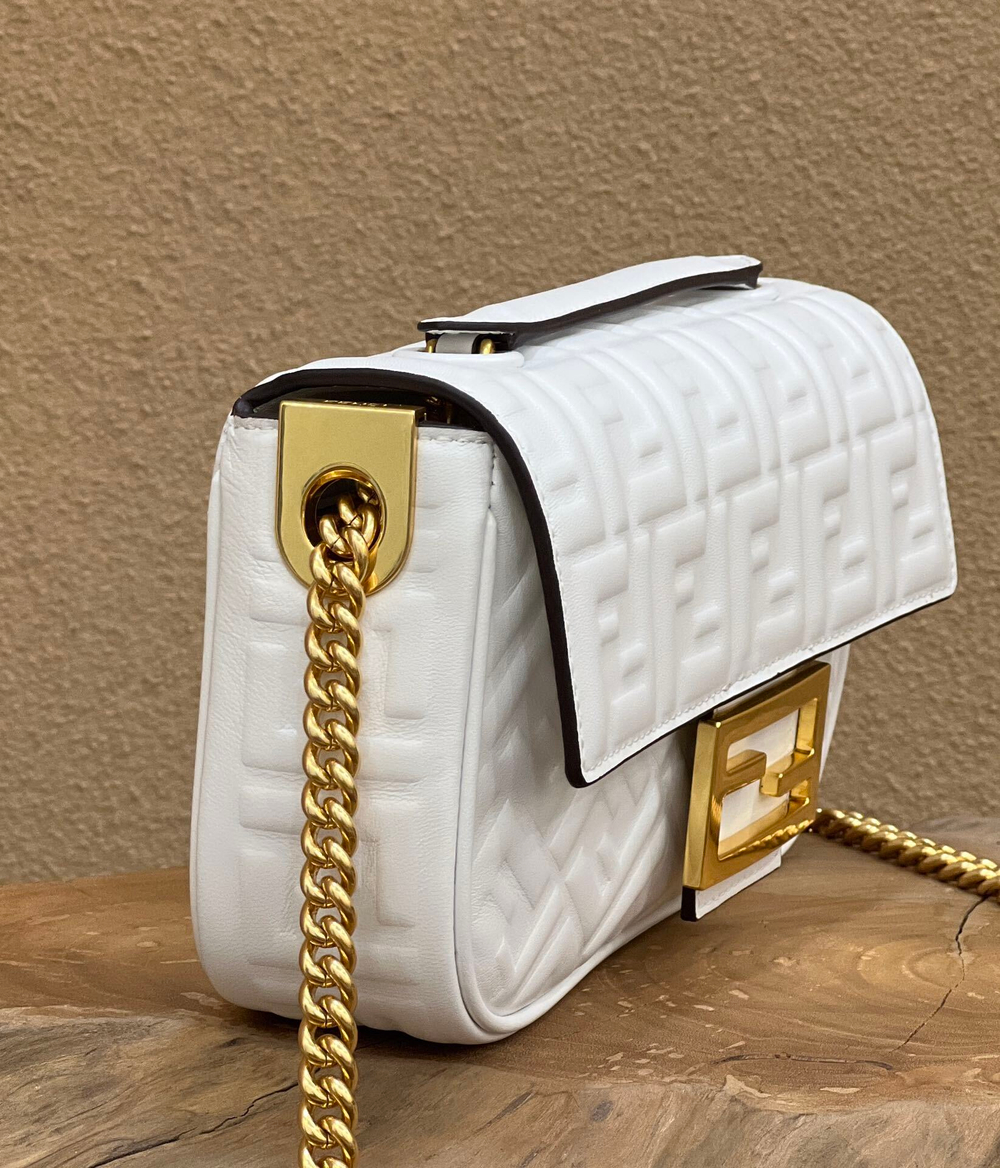 Fendi Baguette Chain Bag 24 cm
