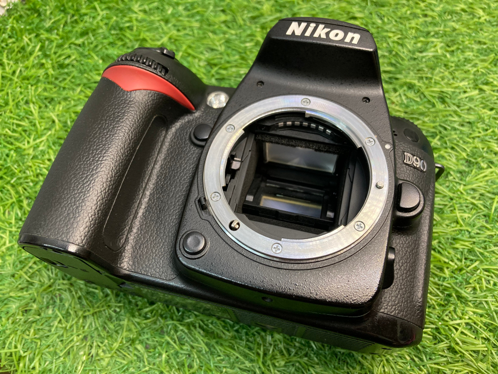 Nikon D90 169.000 кадров