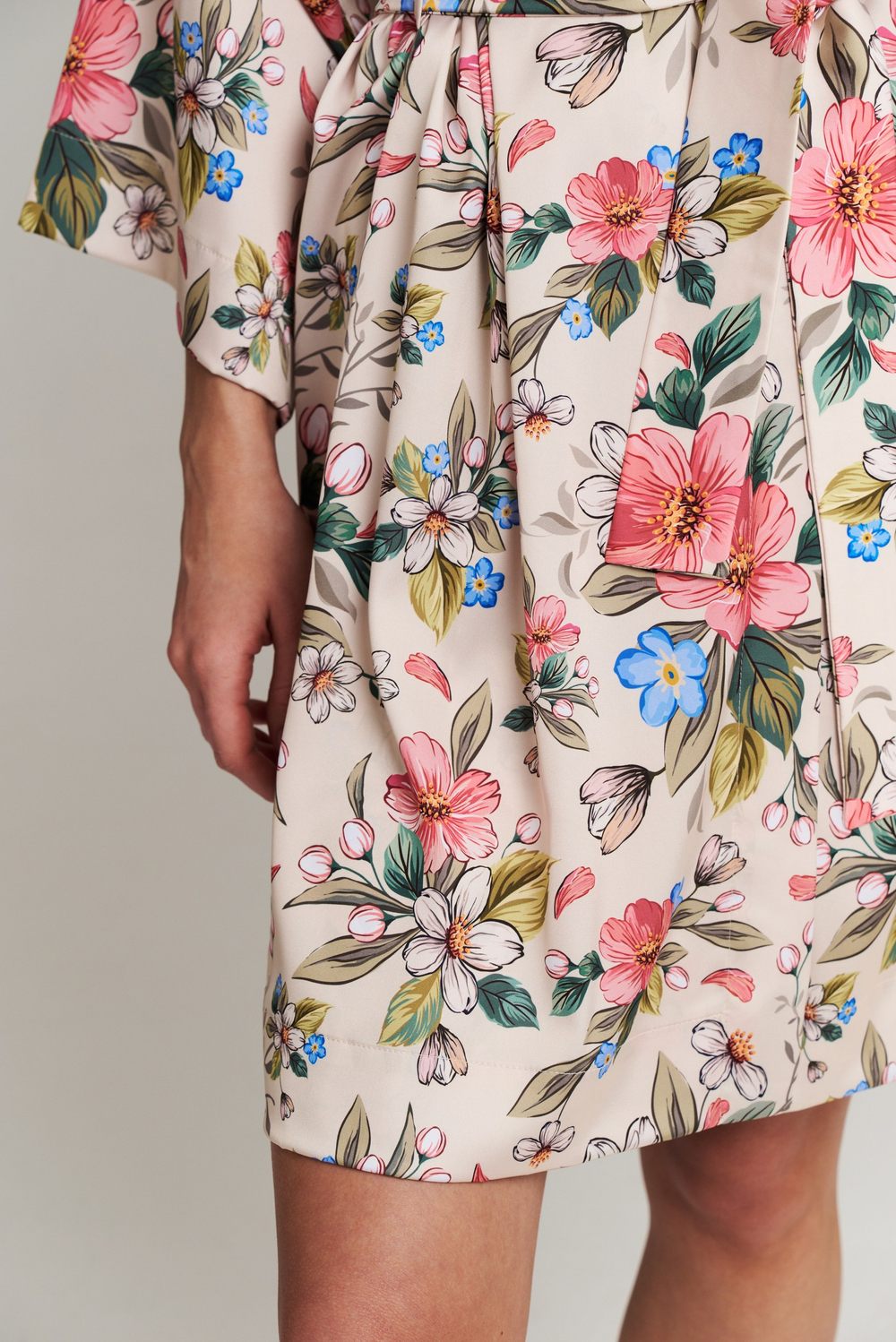 Шелковый халат-кимоно мини