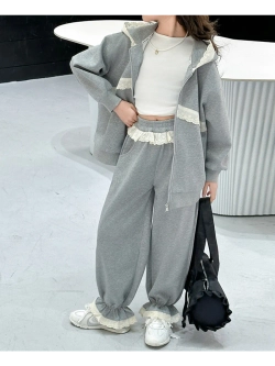 Костюм c кружевом