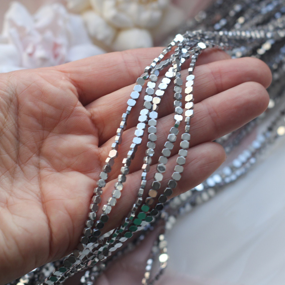 гсот3-с Гематит синт. "Соты" 3мм, серебро, нить 38см