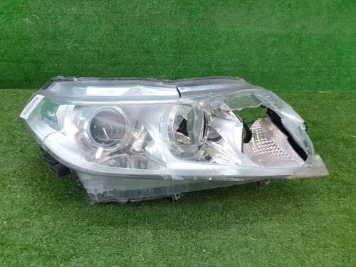 Битая Фара правая Suzuki Vitara 2 (2014-2019) галоген