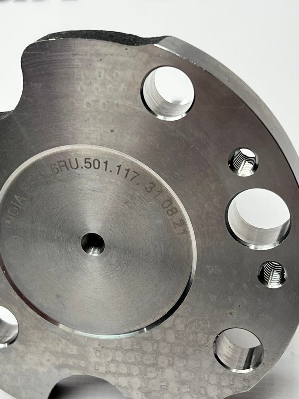 Цaпфa задней ступицы Skоdа Шкoда Pапид, Фольксвагeн Полo. Оригинал. 6RU501117