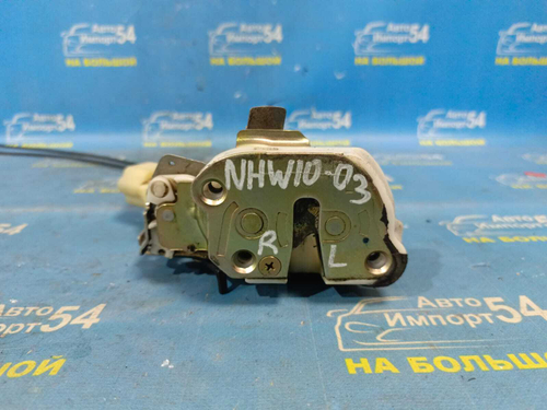 Замок двери задней левой TOYOTA PRIUS 1999