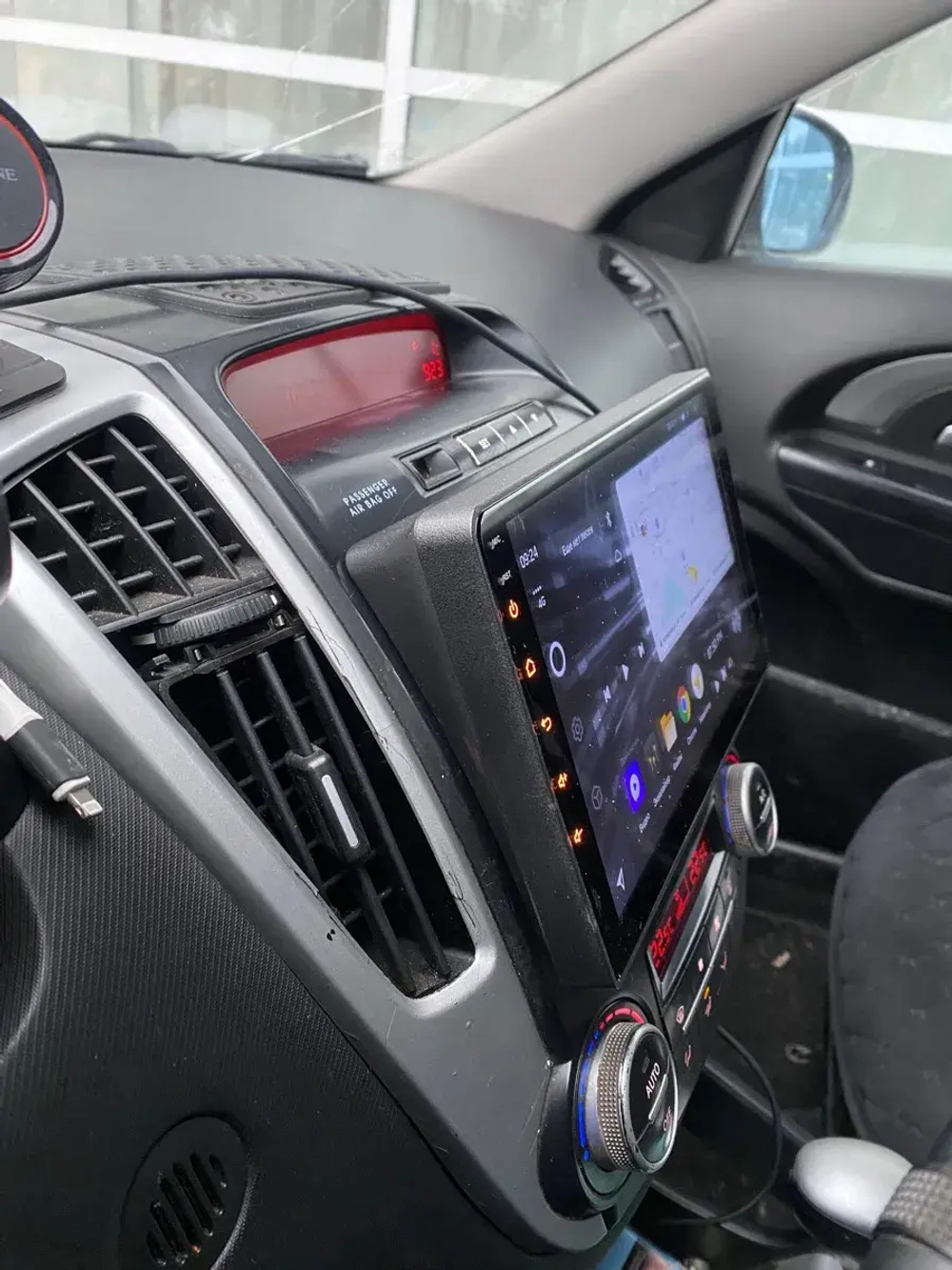 Магнитола для KIA Ceed 1 2010-2012, Venga 2010-2015 - FarCar BM3033M монитор 9.5" QLED на Android 14, TS10, 4+32Гб, CarPlay, 4G SIM-слот