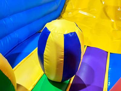 Надувной батут "Веселый кораблик", 7x5x5 м.