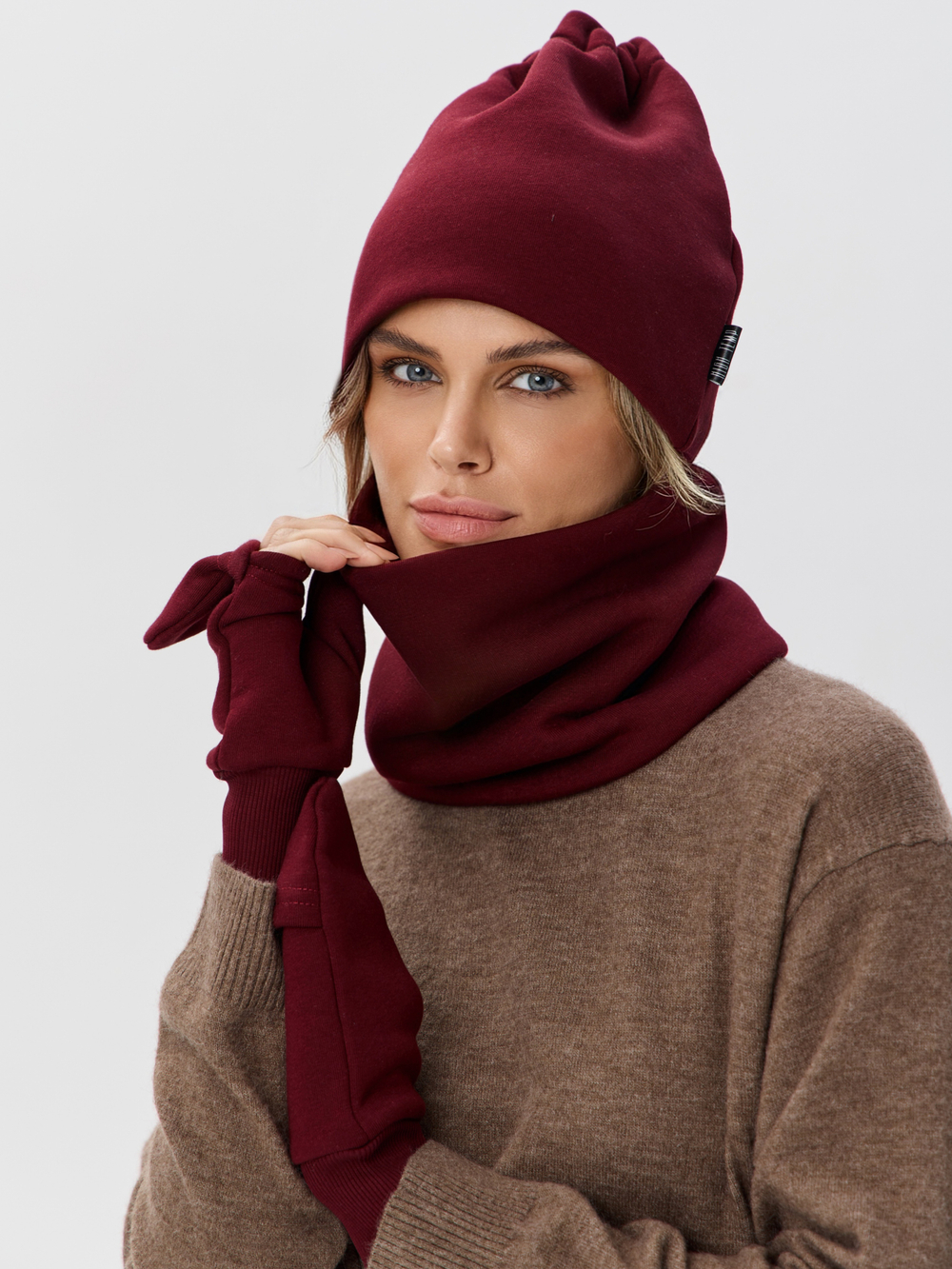 Шапка бини с начесом для хвоста, дред и кос