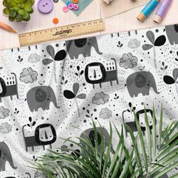 Ткань мембрана африканские звери на белом фоне