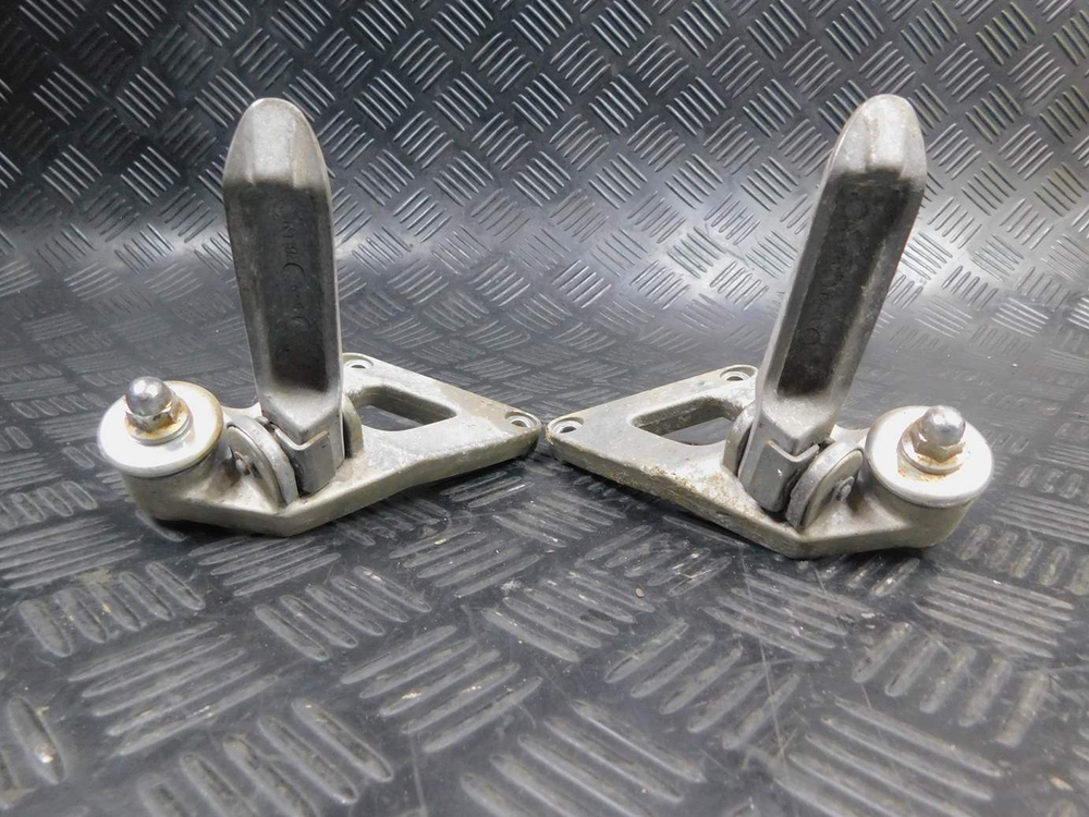 Подножки пассажирские Kawasaki ZZR 400 98 (с кронштейнами) 052993