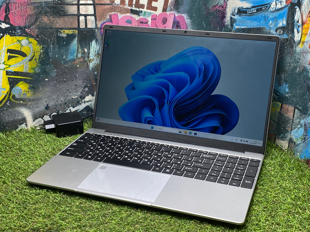 Ноутбук Timio 15.6" Celeron N5095/8GB/SSD 256GB/Windows 11