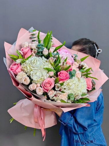 Авторский букет в розовой гамме
