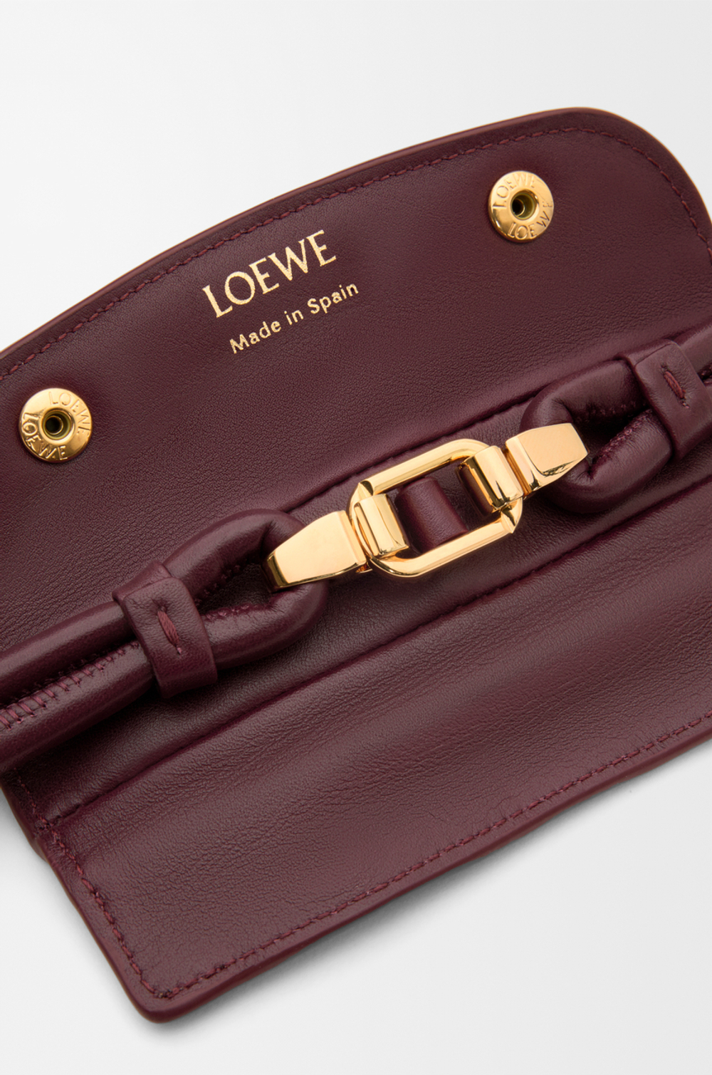 Loewe Маленькая сумка Madrid из мягкой телячьей кожи, бургунди