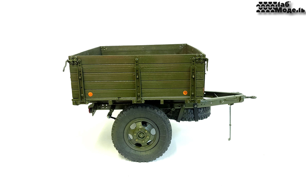 Single-axle flatbed trailer 755. Scale 1/10