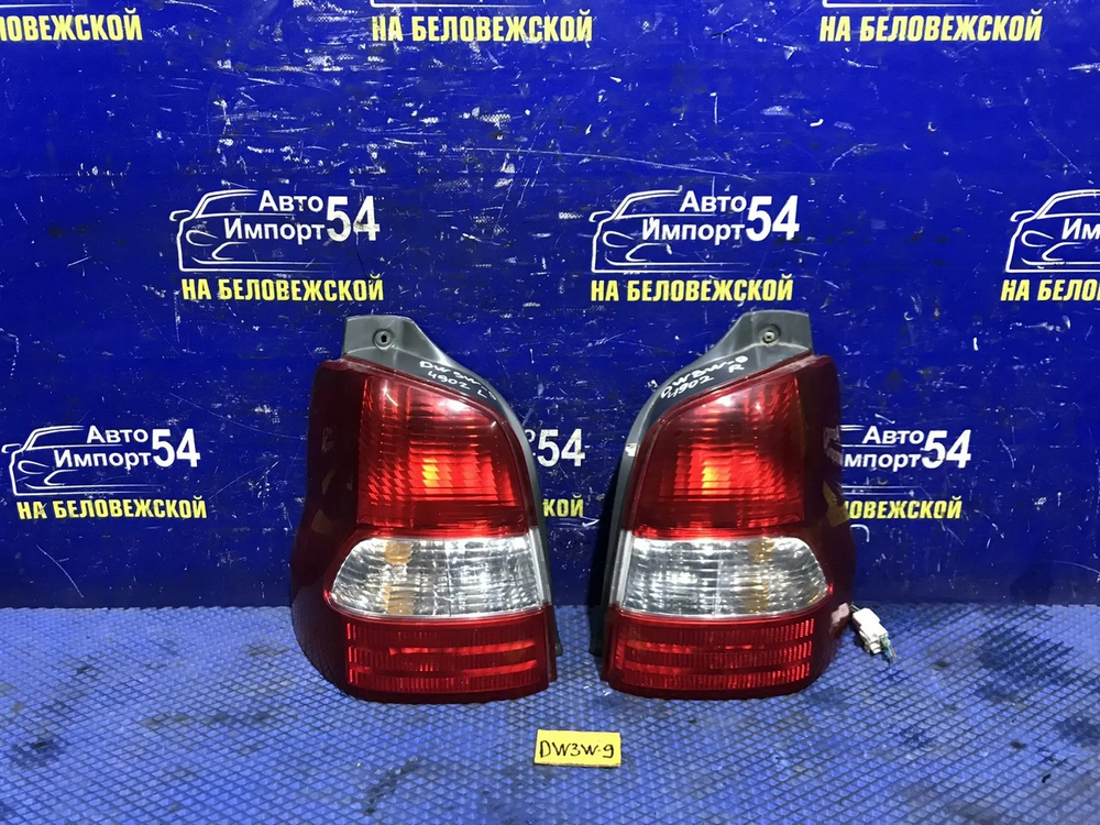 Стоп левый MAZDA DEMIO 2000