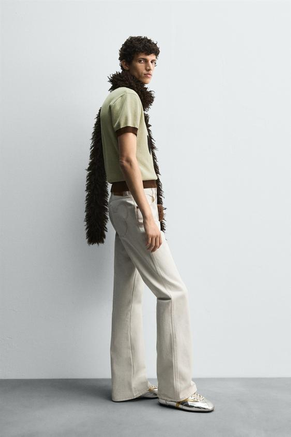 ZARA HARRY LAMBERT X DISNEY ДЖИНСЫ КЛЕШ, ЖЕЛТОВАТО-БЕЛЫЙ