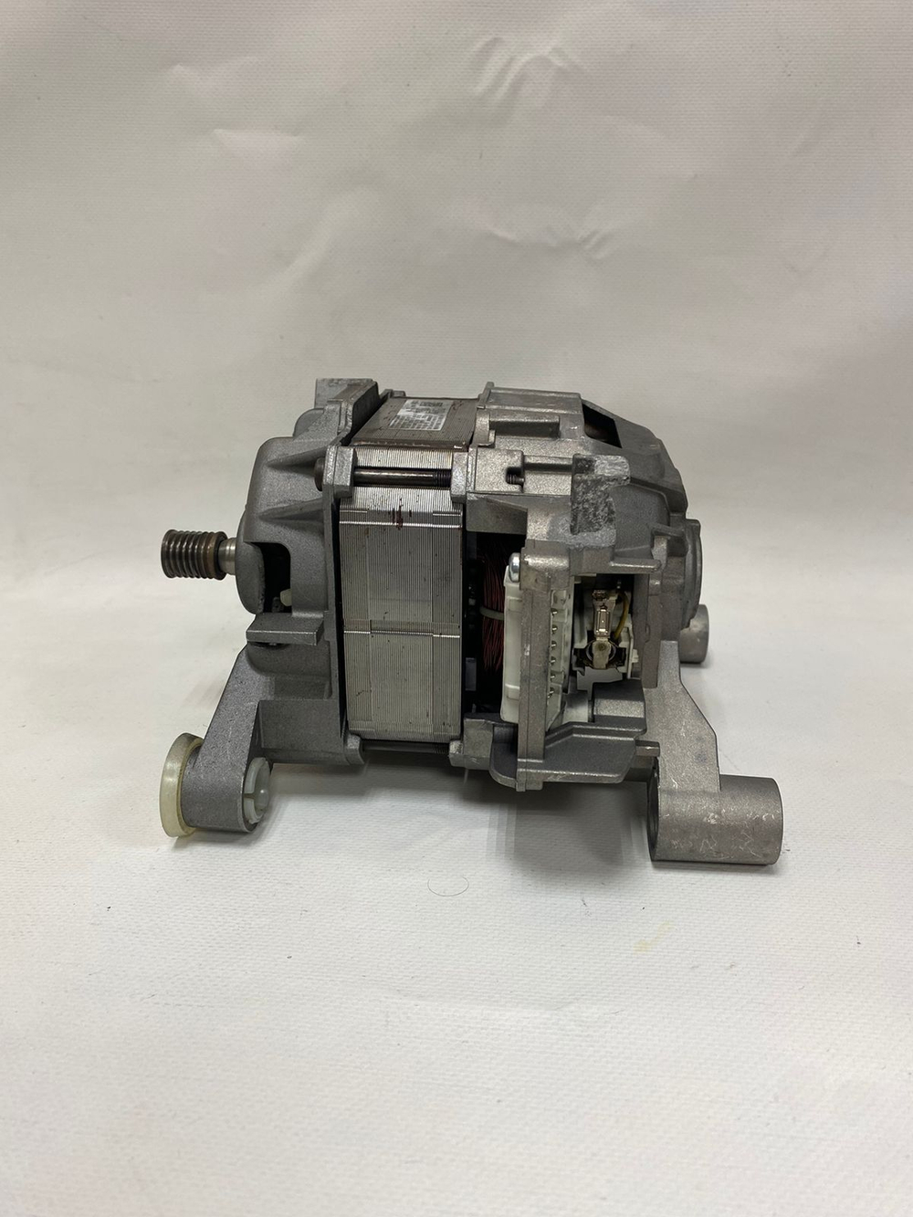 201.1 Двигатель Bosch Siemens 142369, 9000040213 00145546 9000040214 -6 контактов б\у