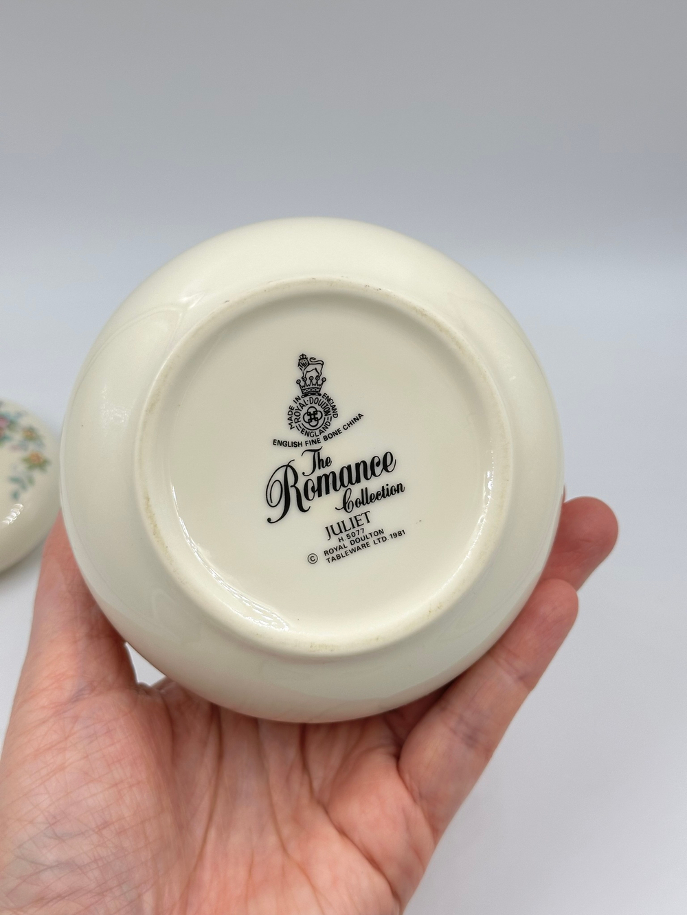 Сахарница Royal Doulton The Romance Collection, Juliet