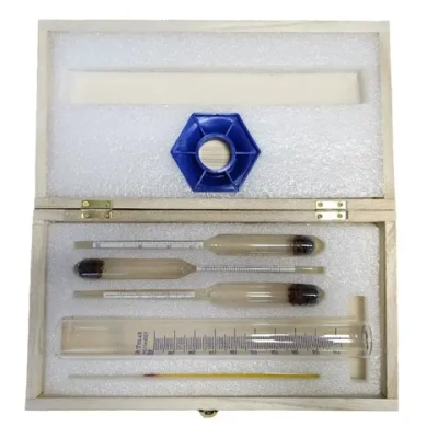 Набор спиртомеров АСП-3 с термометром и колбой в деревянном боксе