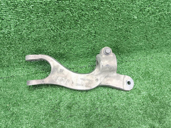 Кронштейн амортизатора передний Zeekr 001 (21-нв)