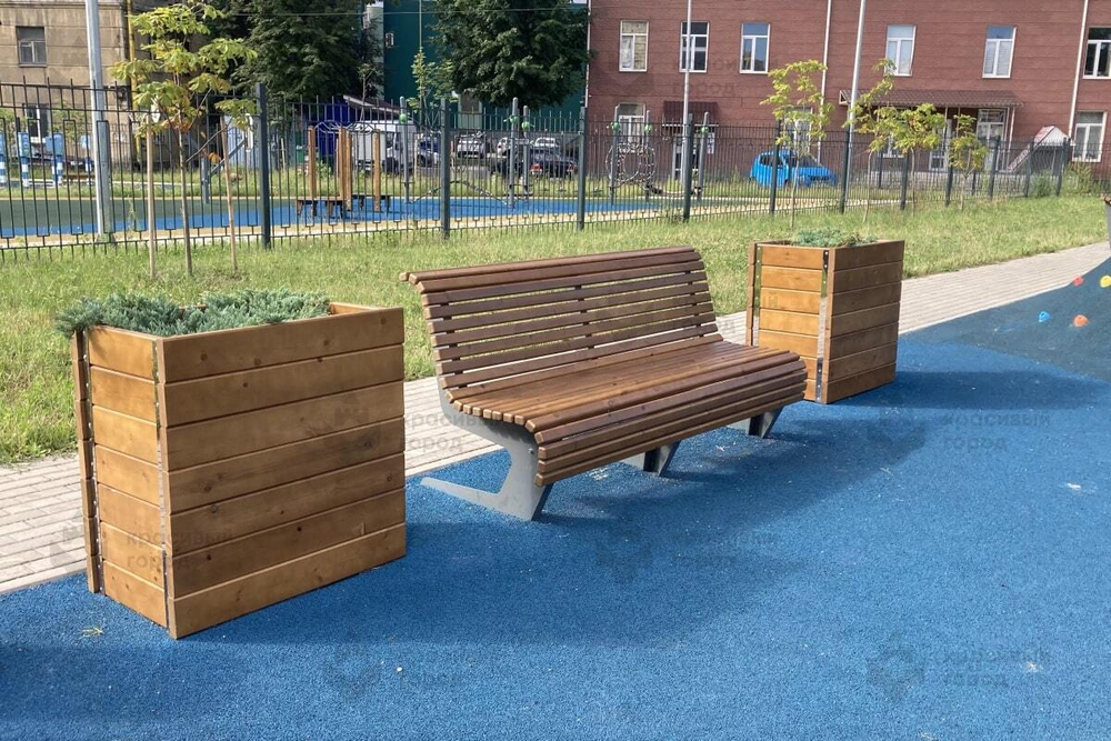 Скамья парковая на металлическом основании со спинкой