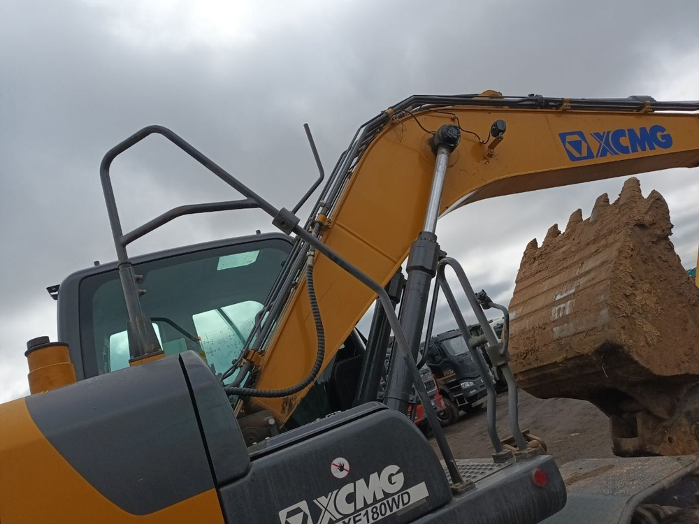 XCMG XE180* Экскаватор колесный XE180WD (Дизельный, 4,5 л, 141 л.с., АТ)