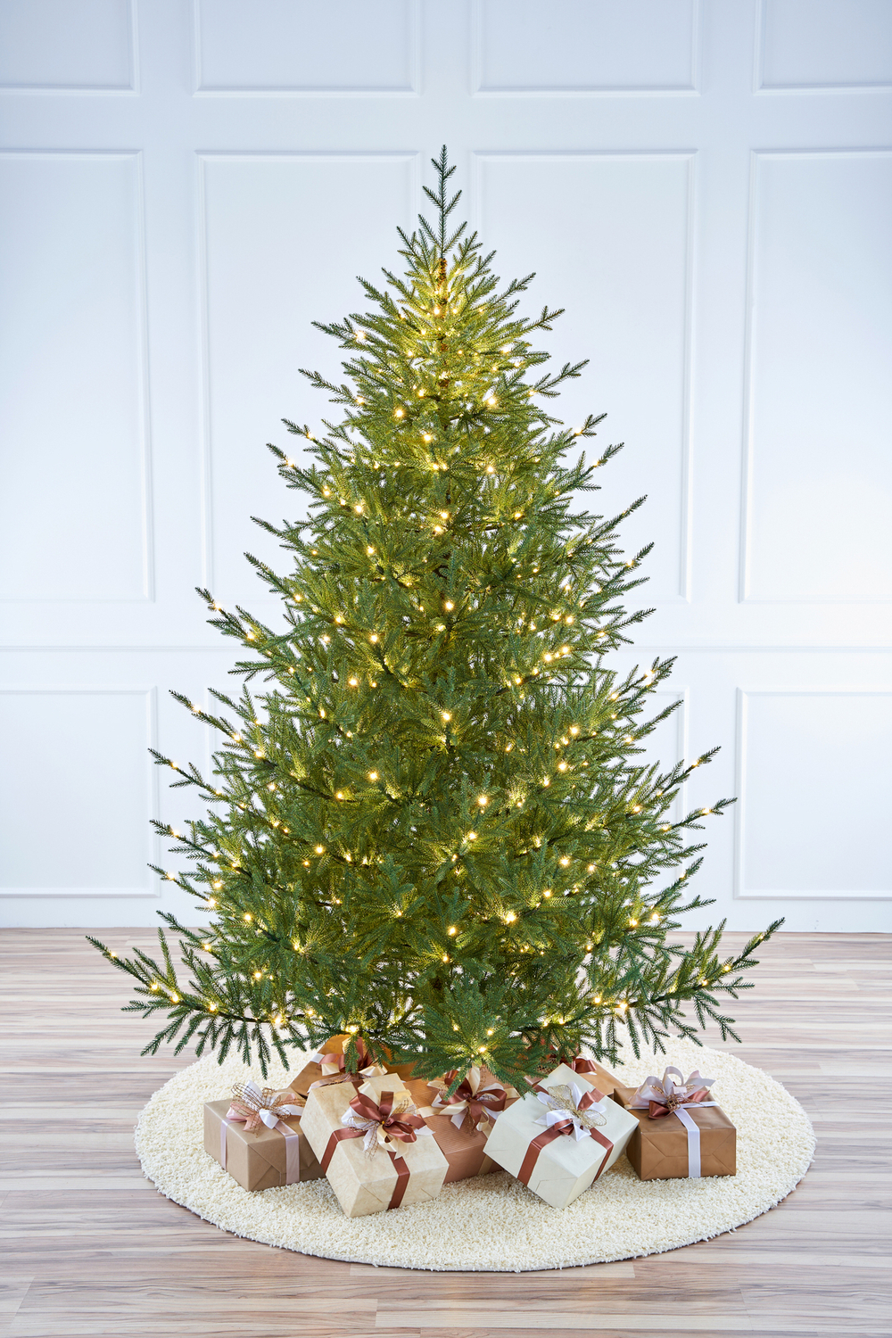 Ель искусственная с лампочками Лесная Симфония