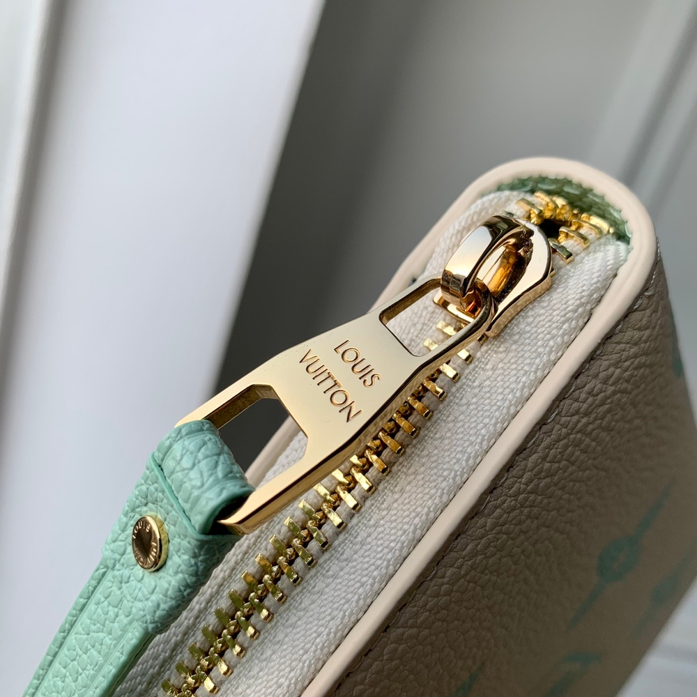 Louis Vuitton Zippy Wallet